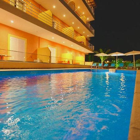 Karos Hotel Llaman Himare Exteriör bild