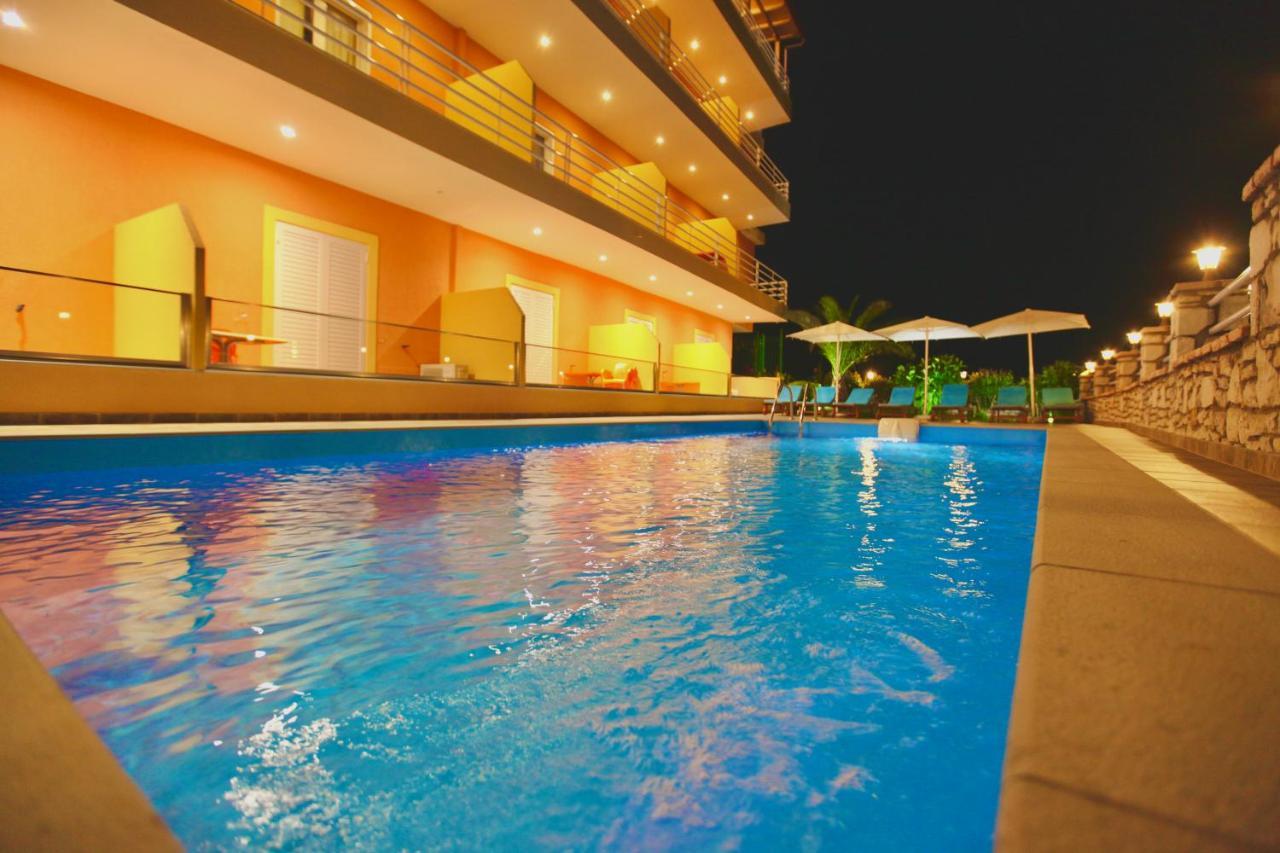 Karos Hotel Llaman Himare Exteriör bild
