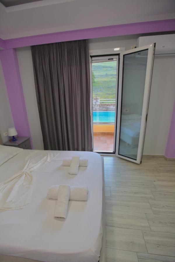 Karos Hotel Llaman Himare Exteriör bild