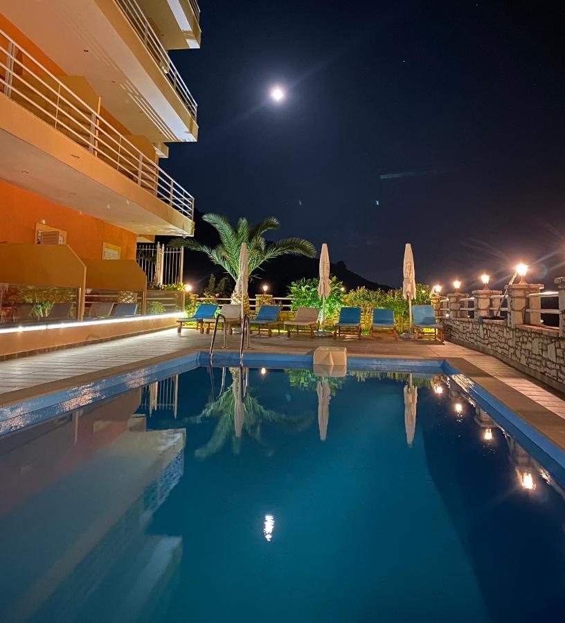 Karos Hotel Llaman Himare Exteriör bild