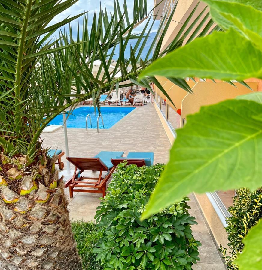 Karos Hotel Llaman Himare Exteriör bild
