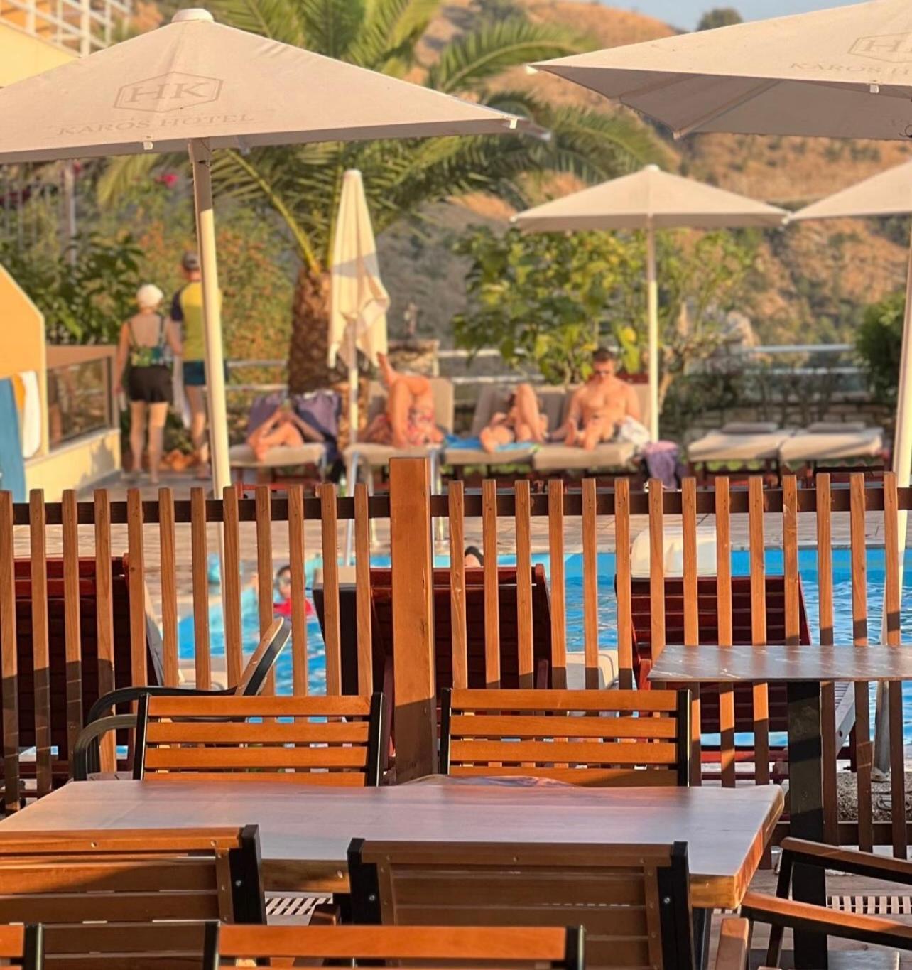 Karos Hotel Llaman Himare Exteriör bild
